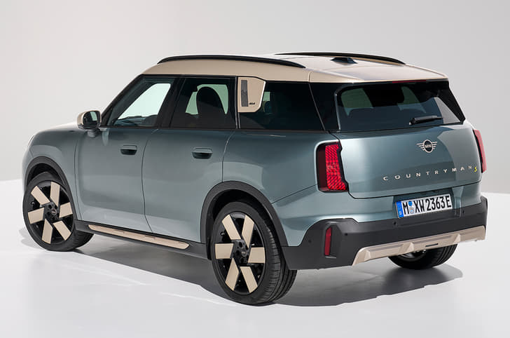 Mini Countryman Electric Front Right Three Quarter
