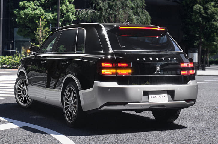 Toyota Century SUV image gallery
