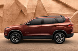Tata Safari Adventure trim - profile