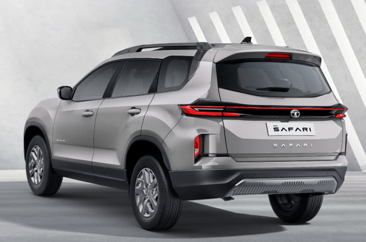 Tata Safari Pure trim - rear