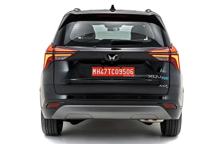 2024 Mahindra XUV700 image gallery