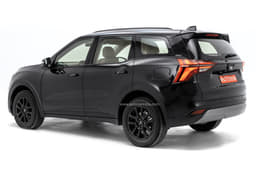 2024 Mahindra XUV700 image gallery