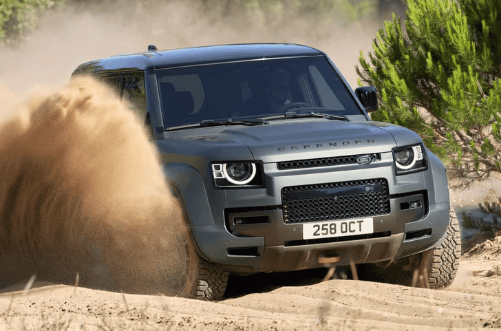 Land Rover Defender Octa off-roading