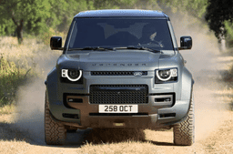 Land Rover Defender Octa front
