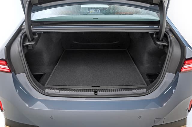 bmw 5-series-lwb Image - 19110