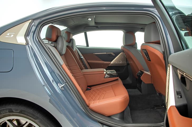 BMW 5 series LWB image gallery