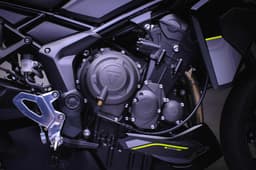 Powering the Tiger Sport 800 is a 798cc 3-cyl engine making 115hp and 84Nm of torque.