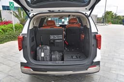Kia Carnival Rear View