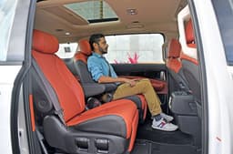 Kia Carnival Second Row Seats