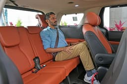 Kia Carnival Second Row Seats