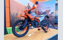 The 390 Enduro R was also shown and it runs on 21/18-inch wire-spoke wheels. 