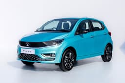 2025 Tata Tiago image gallery