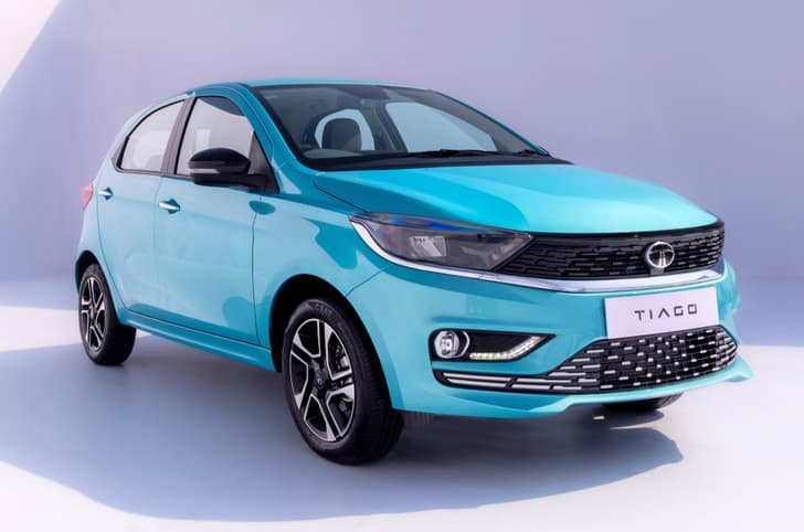 2025 Tata Tiago image gallery