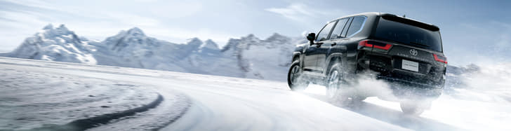 Toyota Land Cruiser LC300 image gallery