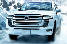 Toyota Land Cruiser LC300 image gallery