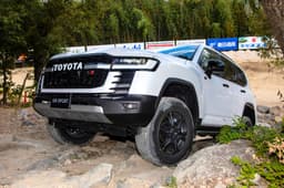 Toyota Land Cruiser LC300 image gallery