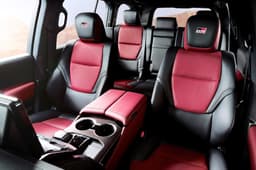 Toyota Land Cruiser LC300 image gallery