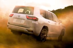 Toyota Land Cruiser LC300 image gallery