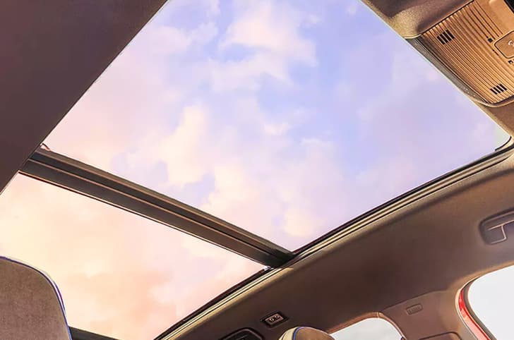 2025 Volkswagen Tiguan image gallery