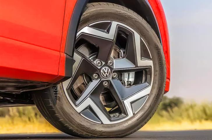 2025 Volkswagen Tiguan image gallery