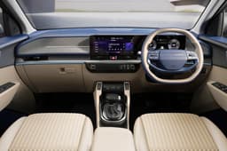 2025 Kia Carens Clavis image gallery