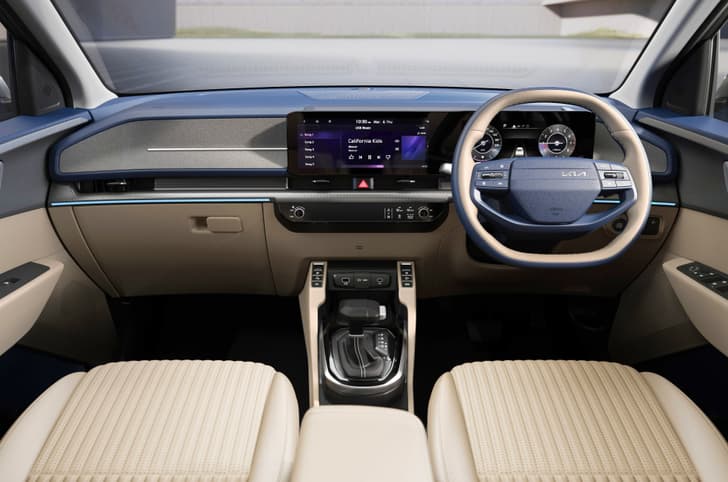 2025 Kia Carens Clavis image gallery