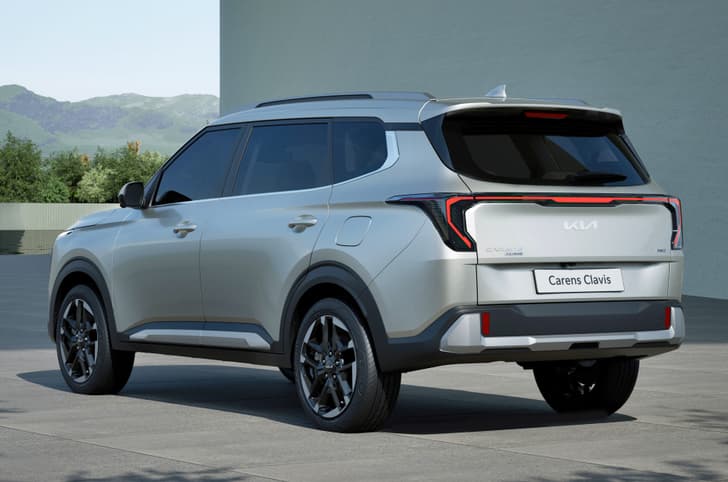 2025 Kia Carens Clavis image gallery