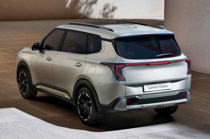 2025 Kia Carens Clavis image gallery