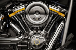 At its heart lies a 1,923cc V-twin motor that delivers 101hp and 166Nm