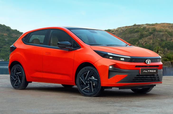Tata Altroz Front Left Three Quarter