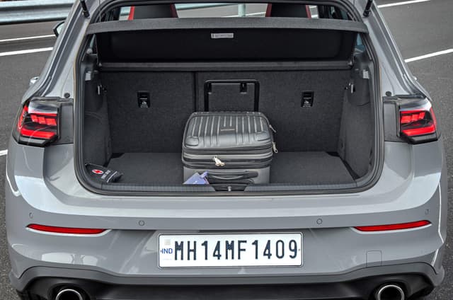 Rear View Image - 3104