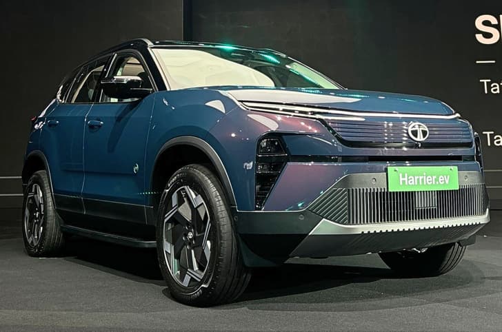 Tata Harrier EV front right