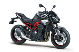 Kawasaki Z900 red colour front static