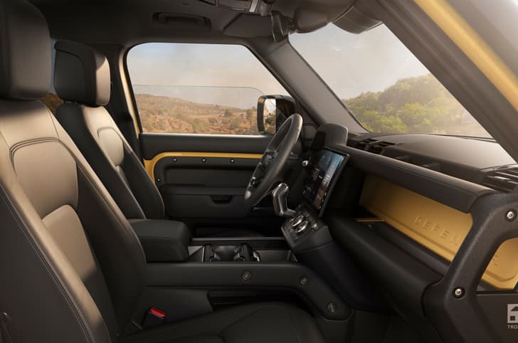Defender 110 Tropy Edition interior