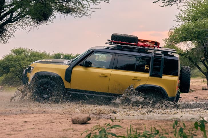 Defender 110 Tropy Edition offroad 