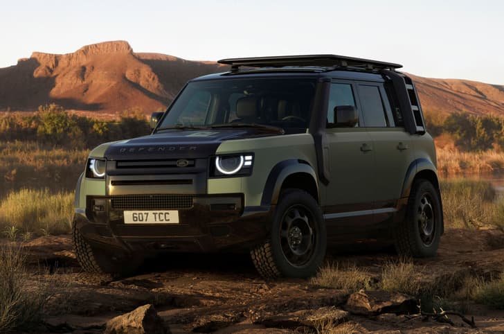 Defender 110 Tropy Edition front quarter