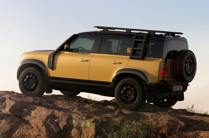 Defender 110 Tropy Edition rear quarter 