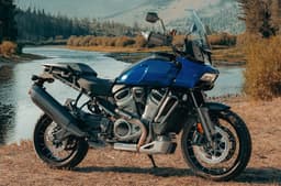 Harley-Davidson Pan America 1250 Special front right static in field