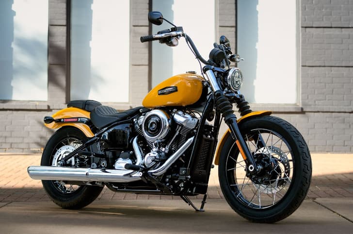 Harley-Davidson Street Bob front right static in field