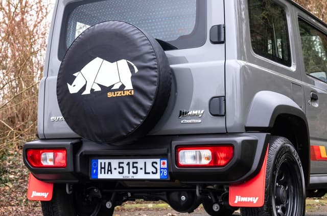 The signature rhino graphic from the 1980s makes a comeback on the spare tyre cover.
