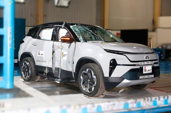 Tata Harrier EV side pole impact 