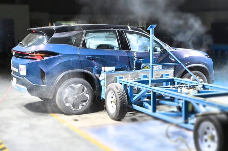 Tata Harrier EV side deformable barrier test 