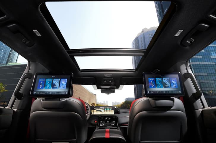 Nissan Patrol Nismo rear seat and sunroof