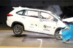 Toyota Innova Hycross BNCAP frontal offset barrier test 