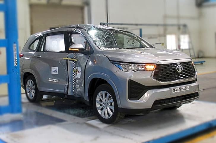 Toyota Innova Hycross BNCAP side deformabale barrier test 