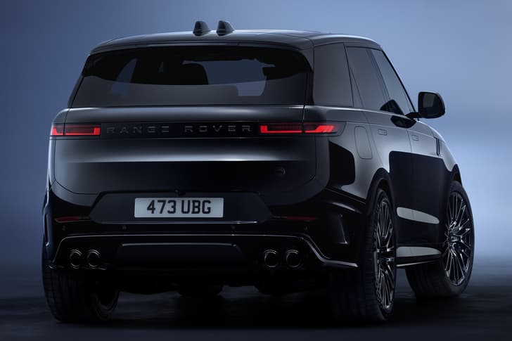 range rover sport sv black edition in studio