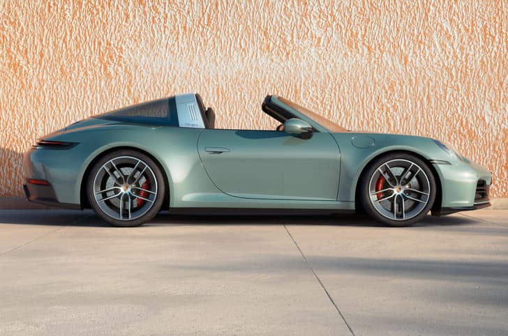 2025 Porsche 911 Carrera 4S Targa side profile static