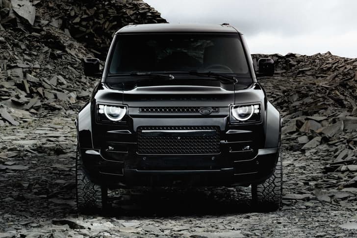 defender octa black edition in field