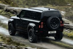 defender octa black edition in motion