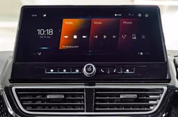 Mahindra XUV 3XO REVX infotainment touchscreen